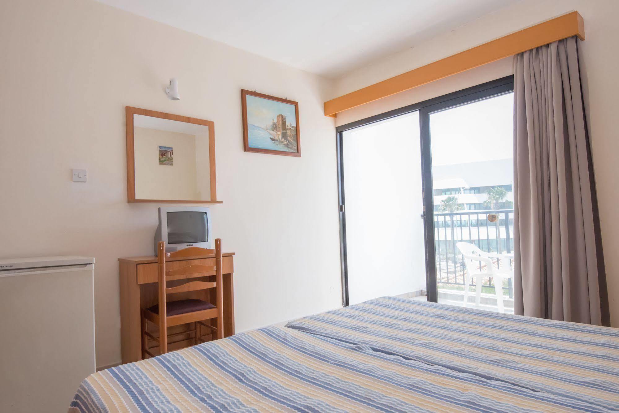 Kkaras Hotel 3 Star Ajia Napa Zewnętrze zdjęcie