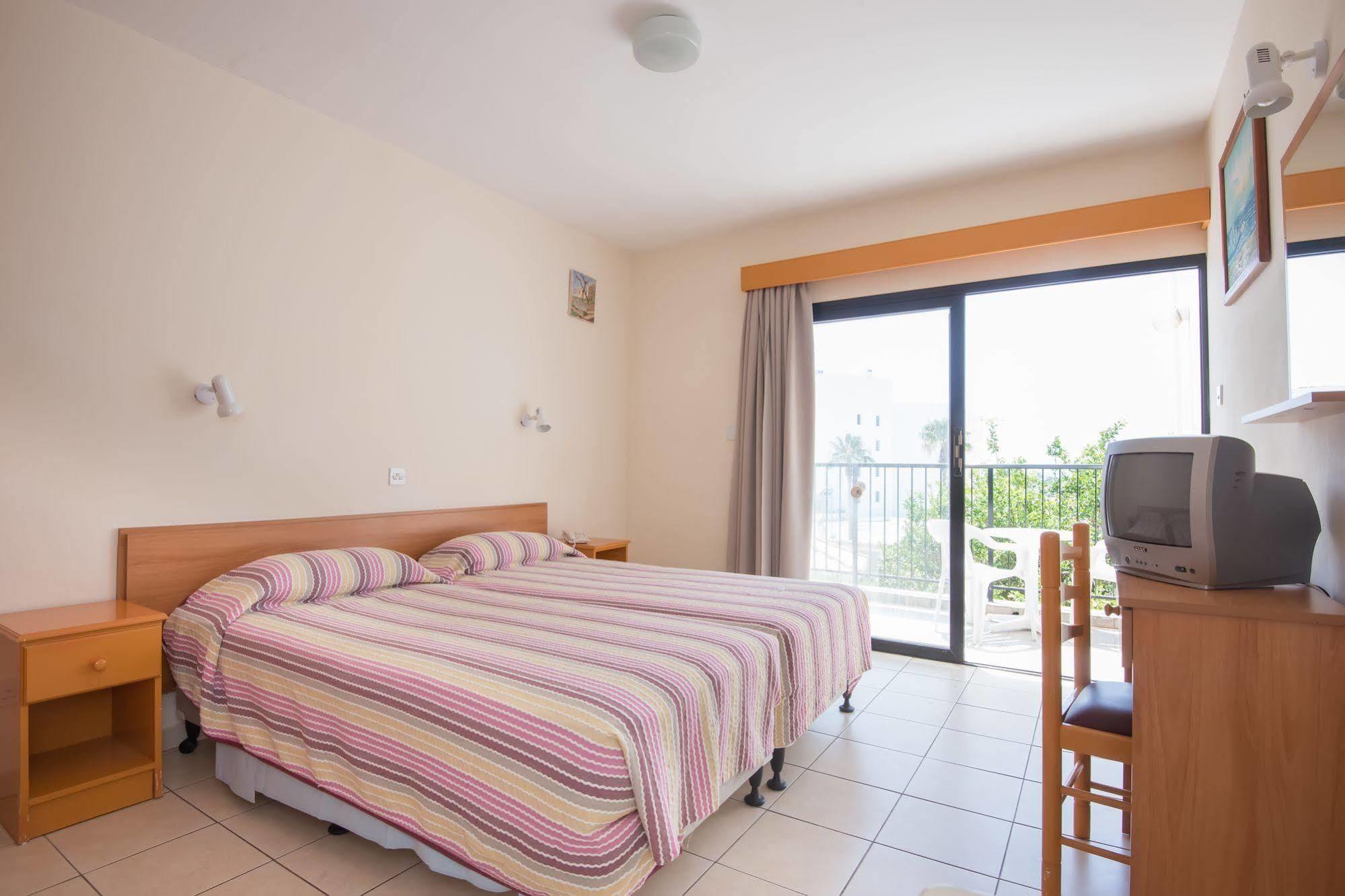 Kkaras Hotel 3 Star Ajia Napa Zewnętrze zdjęcie